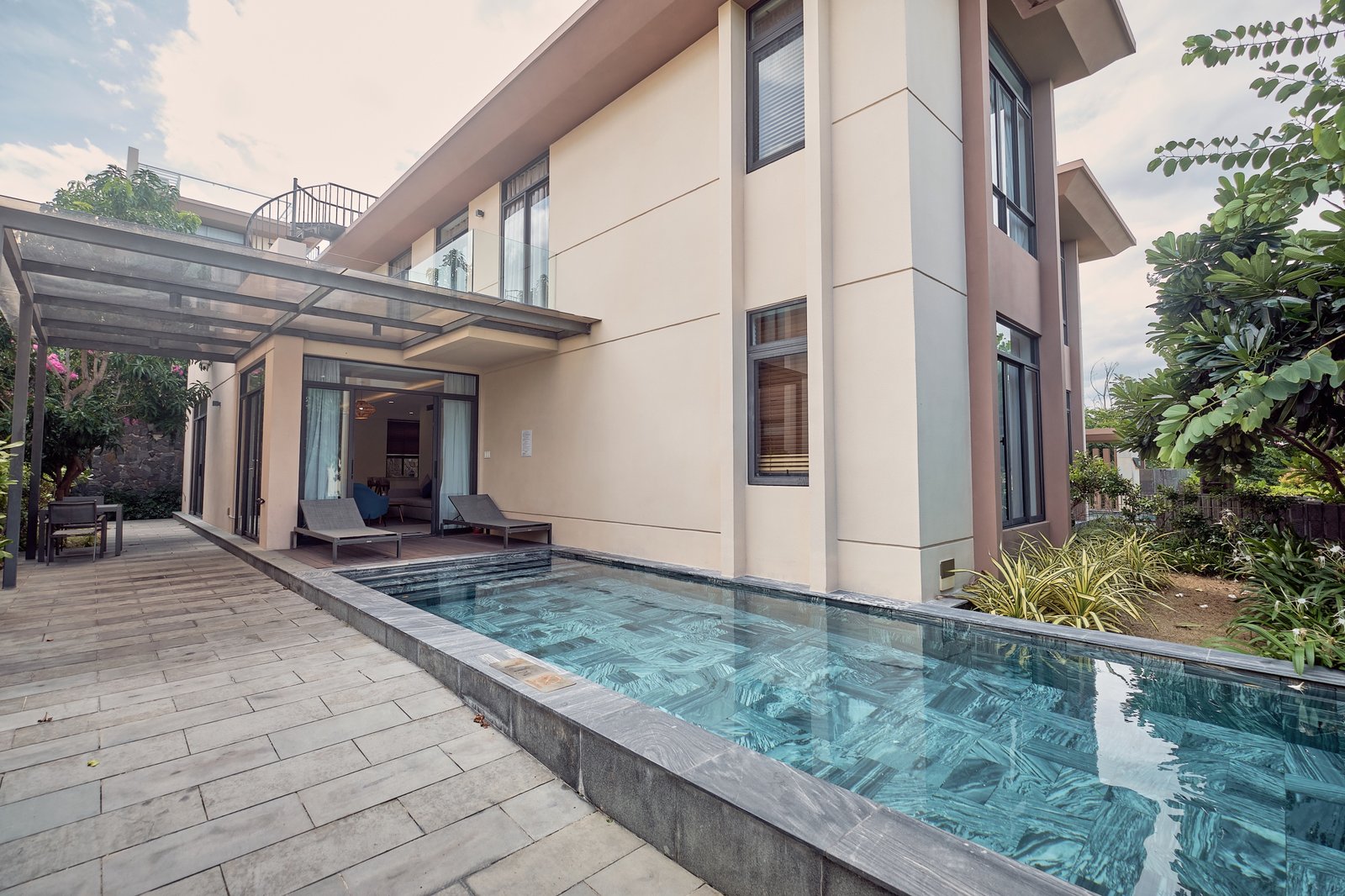 Deluxe 3 Bedroom Pool Villa with extended terrace