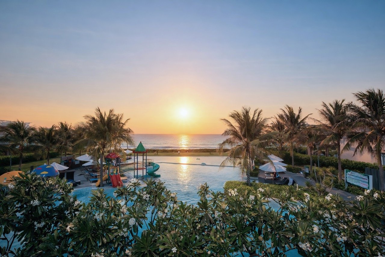 Infinity main pool meeting the ocean horizon