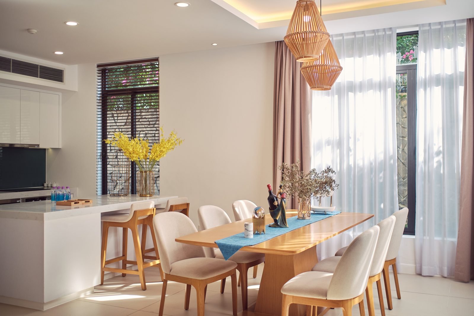 Resort restaurant dining